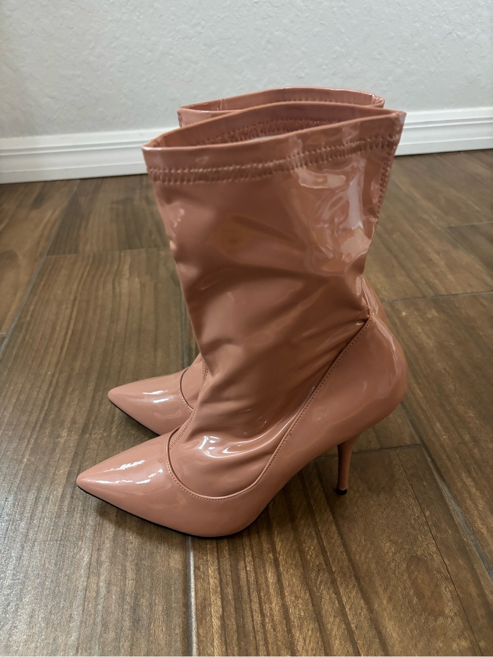 Cape Robbin Patent Pointed Sock Boot in Rose NWOB - Picture 5 of 11